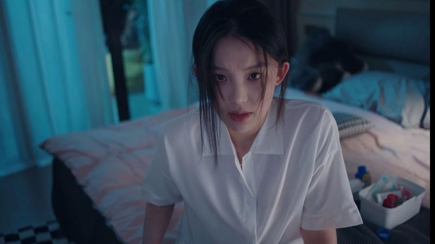 完蛋我被美女包围了：高甜剧情引爆姿态新体验