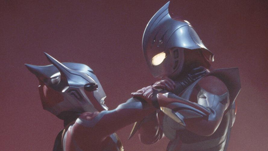 特奈斯奥特曼的故事：太平洋惊现蓝光