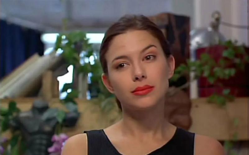 你知道红警2里性感的谭雅扮演者吗?她真实身份大公开