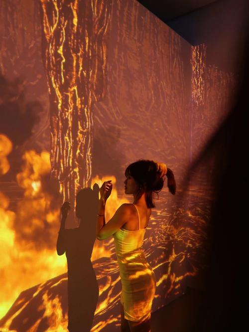 乐园之扉最新版本下载：沉浸式剧情体验，等你开启！