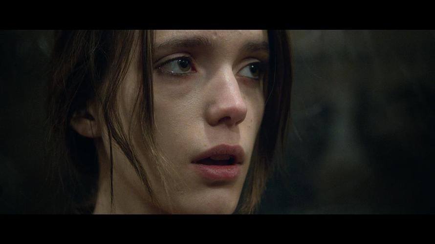 女性瘾者最新版本：完整版资源哪里可以看？