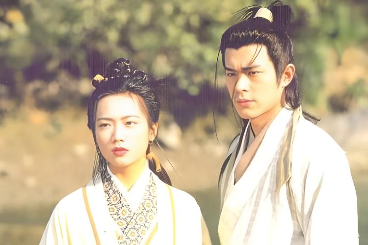 杨过游戏:热辣可爱小龙女等你携手闯荡江湖