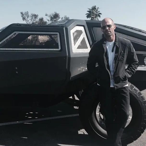 杰森最新力作来袭！硬汉形象再升级，刺激动作场面引爆期待！