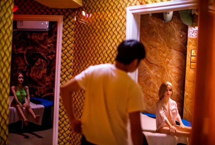 想体验刺激的酒店模拟?性爱酒店模拟器官方网站带你进入!