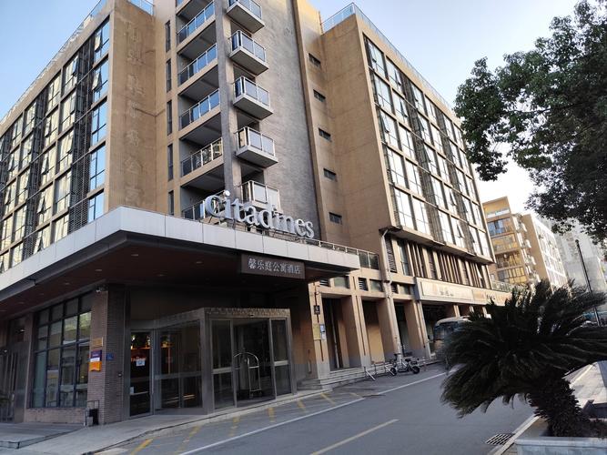 体验全新公寓大楼：汉化版最新更新内容解读