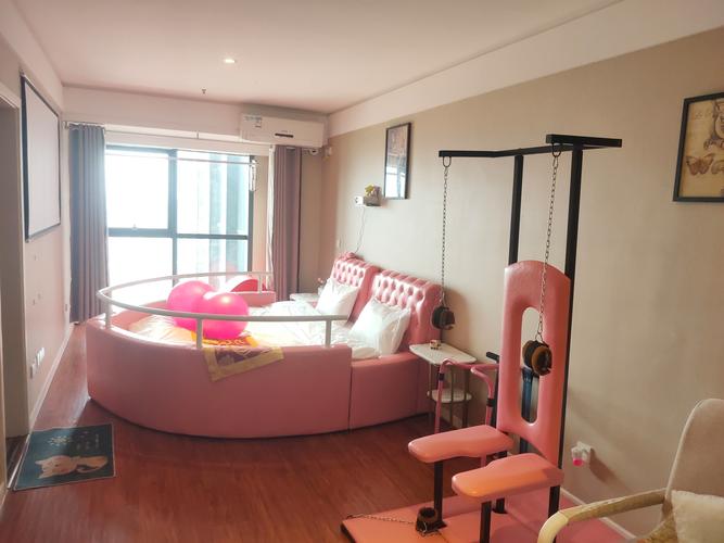 想体验刺激的酒店模拟?性爱酒店模拟器官方网站带你进入!