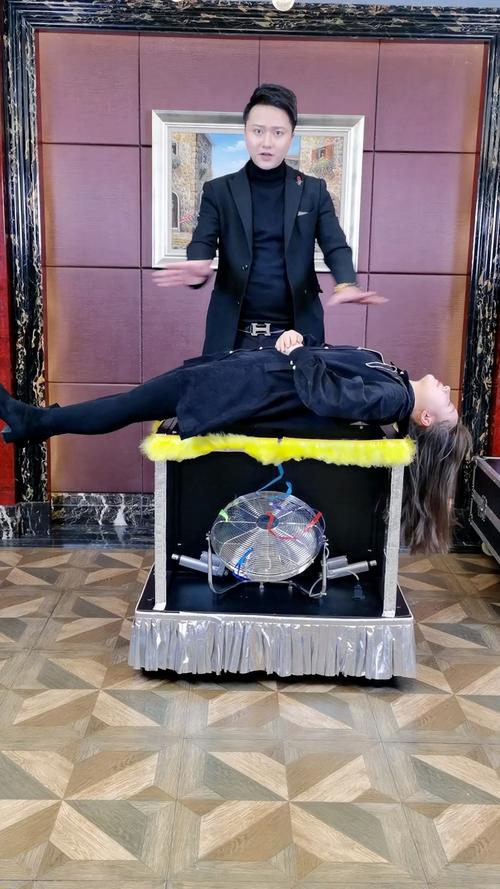 下载35岁魔术师最新版本：20年经验的魔术师