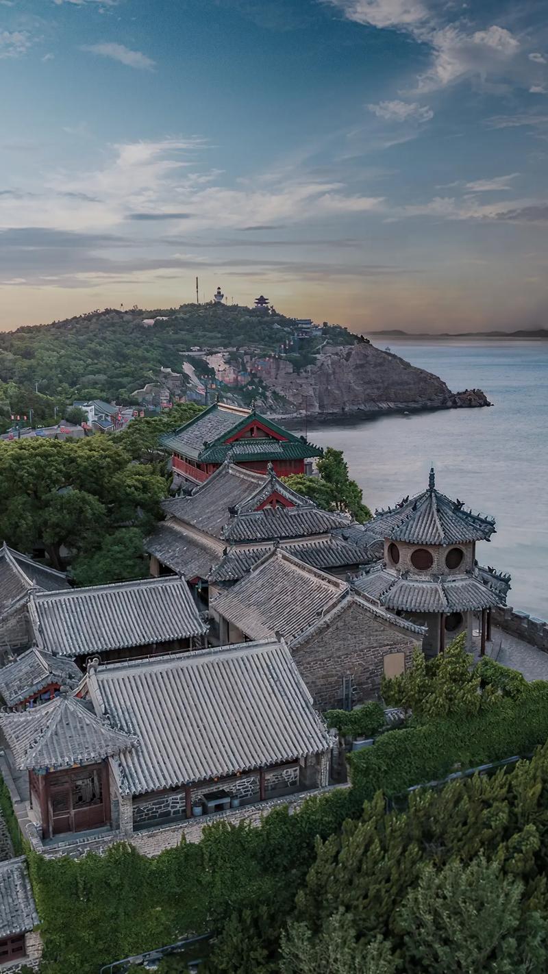 想玩小绿山？内有海阁官方网站，快来下载体验吧！