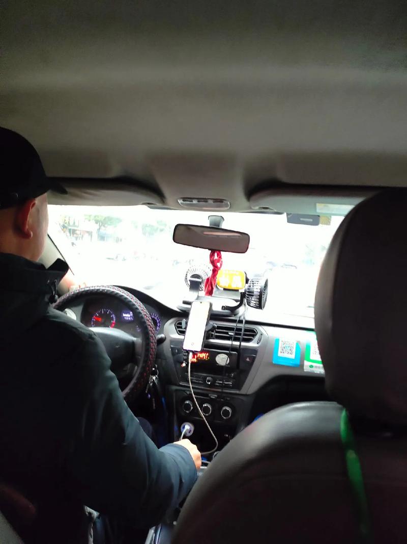 成熟出租车司机都在哪下载接单软件?