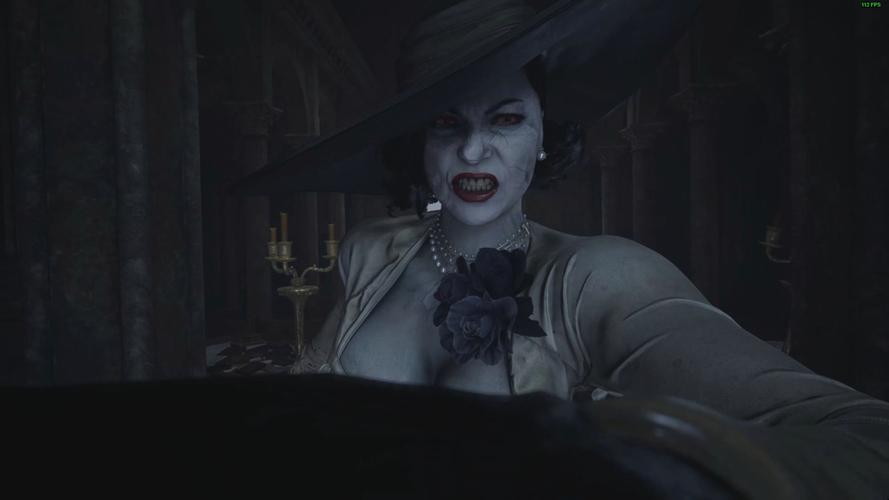 八尺夫人泡泡浴场景详解：生化危机8隐藏彩蛋