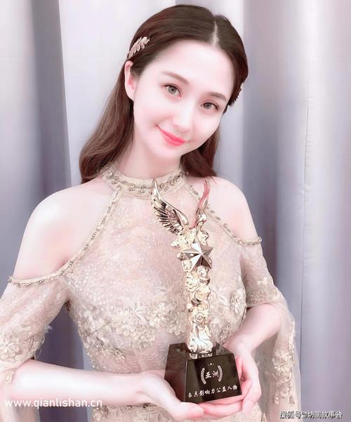 最全都市美艳后宫版本大全:霸道总裁爱上我的N种方式