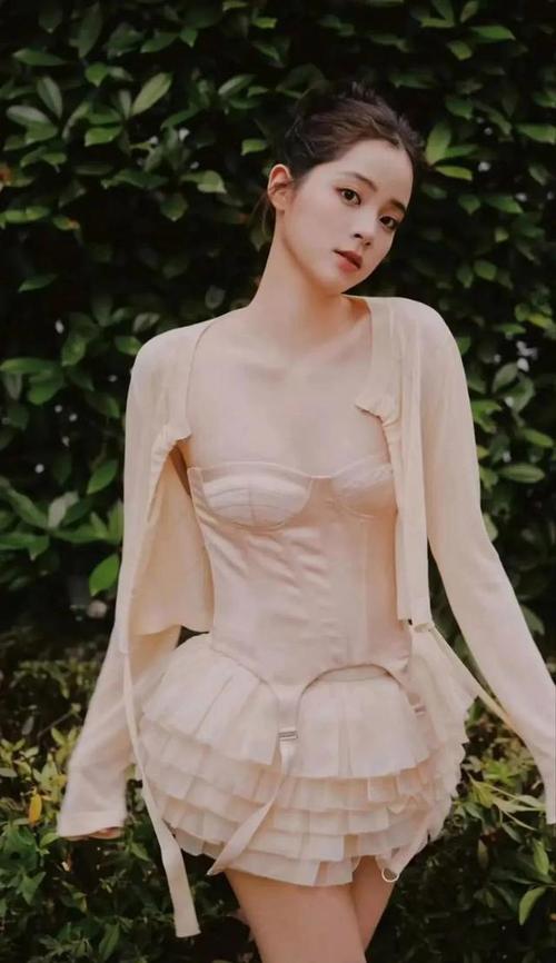 秀人网娜娜官网:高清写真大图合集,你想看的这里都有