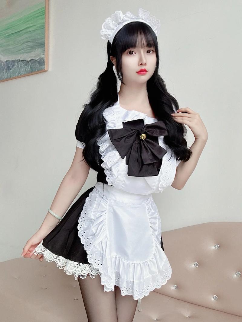 与三位女仆的华丽日常最新版本特点：感受极致体验