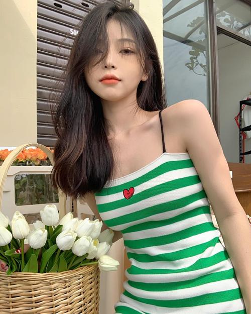 自大辣妹家庭教学官网:辣妹风格家庭教学视频