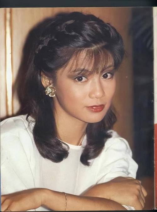 最新版黄蓉出轨了吗?揭秘她背后的隐情