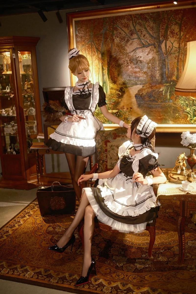 与三位女仆的华丽日常最新版本特点：感受极致体验