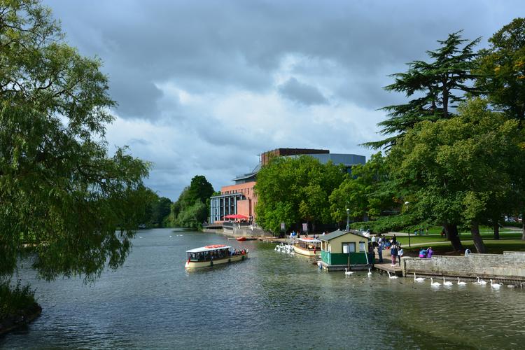 探索斯拉特福德：沉浸式游戏体验等你开启