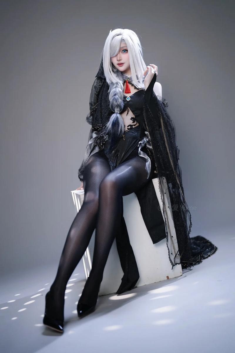 新婚妻子Cosplay游戏：绅士玩家的快乐源泉