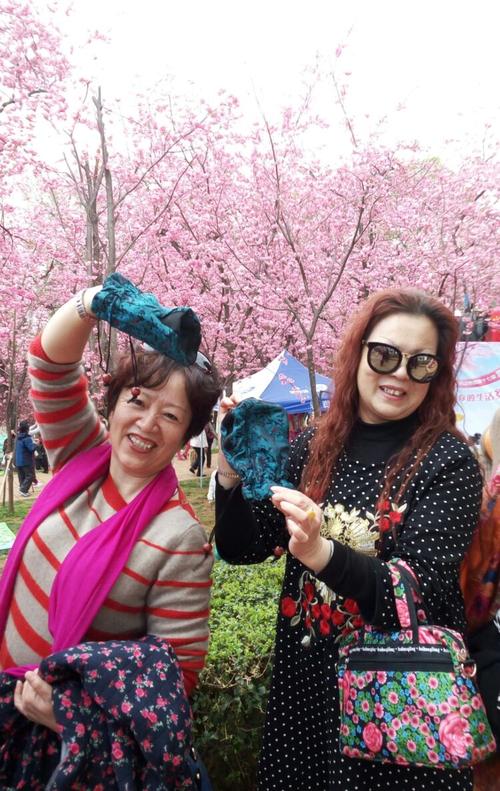 安卓红樱花馆下载:重拾旧业邂逅众多美女