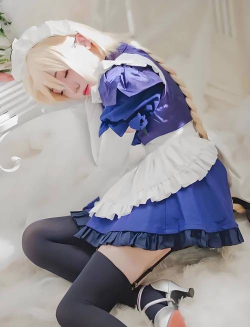 coser花絮游戏介绍:超甜美博主喵小吉的Cosplay幕后花絮
