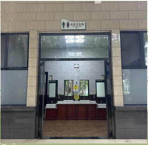 夏日小公园的厕所最新版本v1.30详解，玩法更新说明