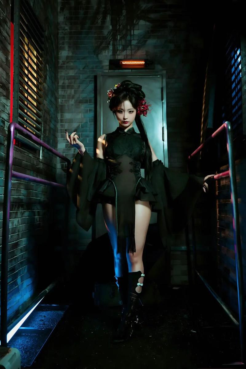 coser花絮游戏介绍:超甜美博主喵小吉的Cosplay幕后花絮