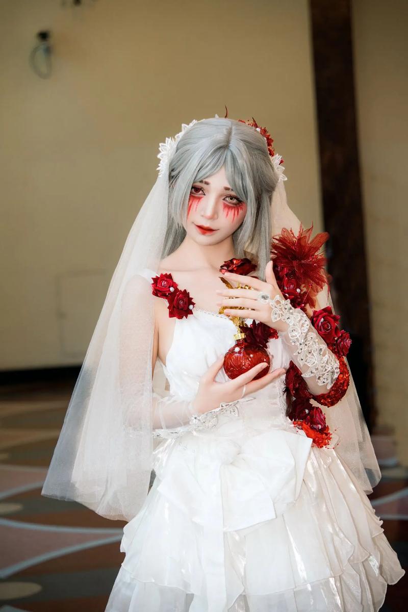 新婚妻子Cosplay游戏：绅士玩家的快乐源泉