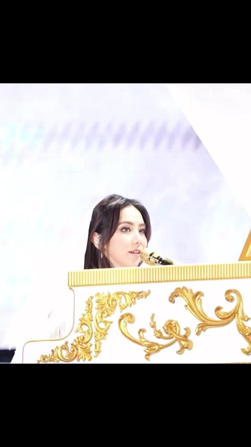 寻找邓紫棋汉化版下载？这里有你想要的