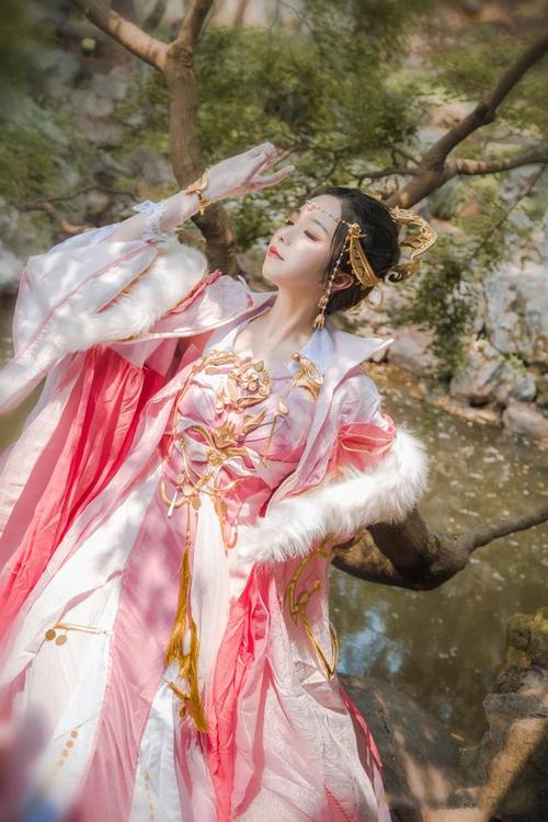 如何进入Coser3官方网站?新手玩家必看下载指南!