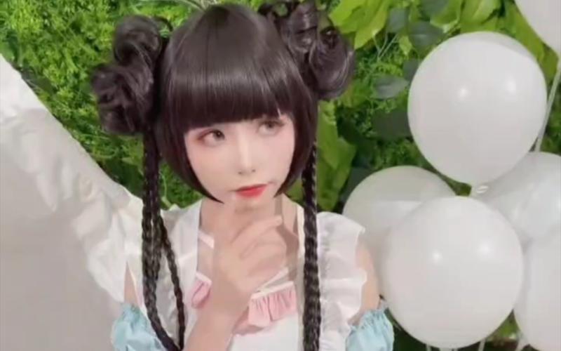 coser花絮游戏介绍:超甜美博主喵小吉的Cosplay幕后花絮