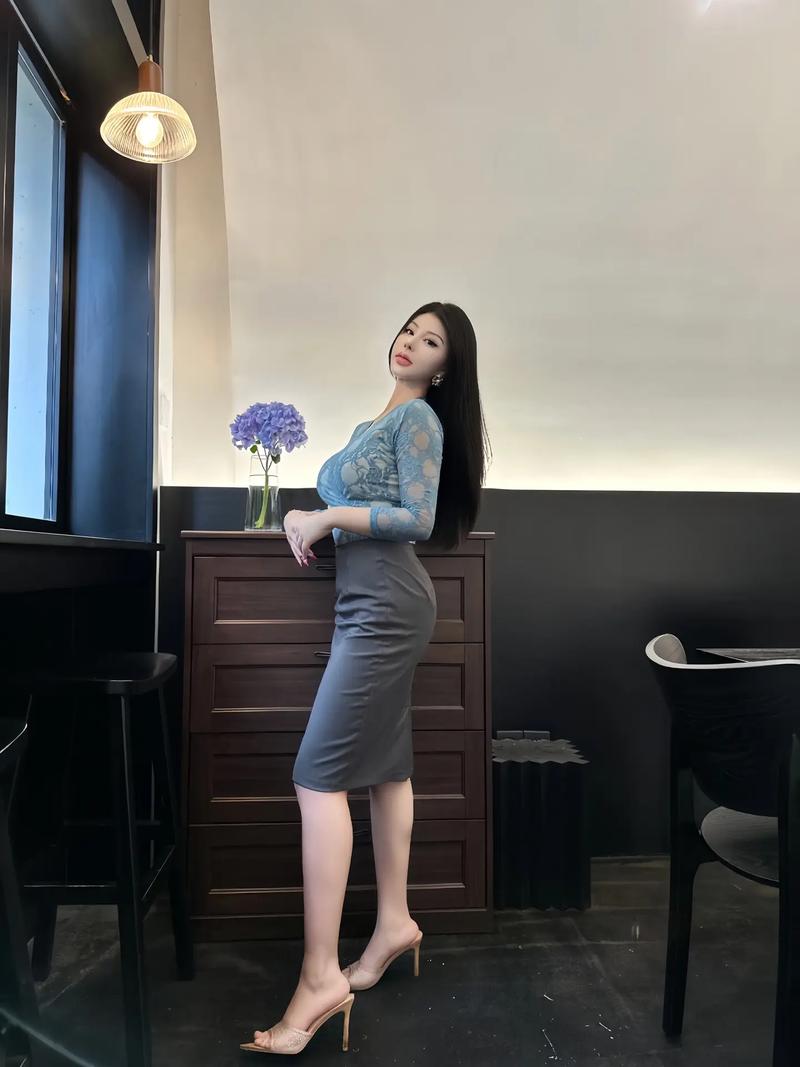 下载我爱熟女v0.8游戏:正版资源,安全无毒,畅玩无阻