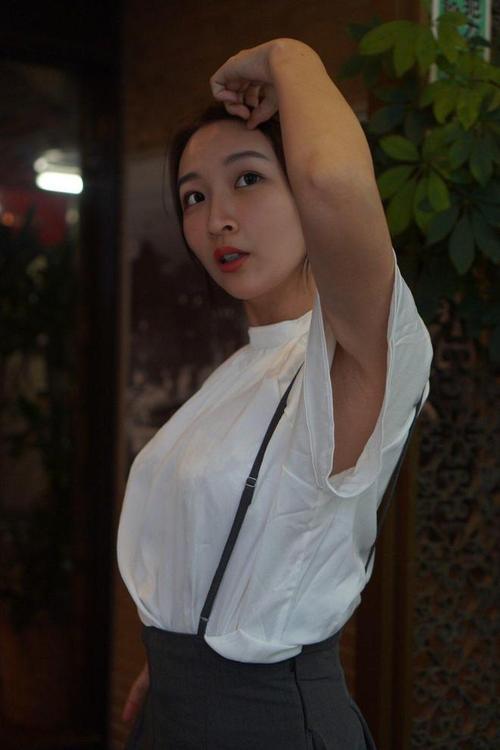 下载美女人妻极限发射安卓版：感受极致游戏快感